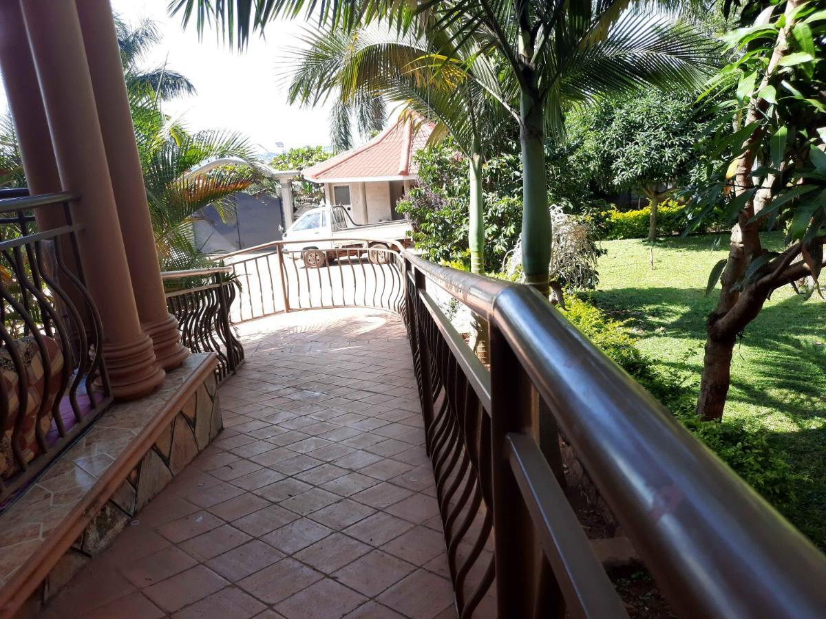 Airport Side Hotel Entebbe Exterior photo