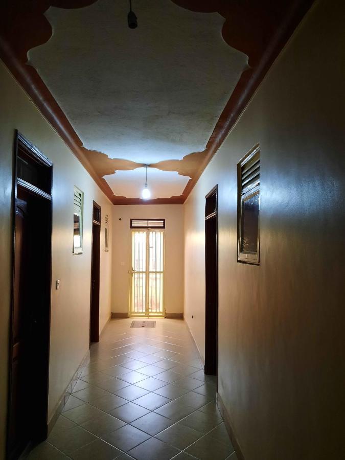 Airport Side Hotel Entebbe Exterior photo