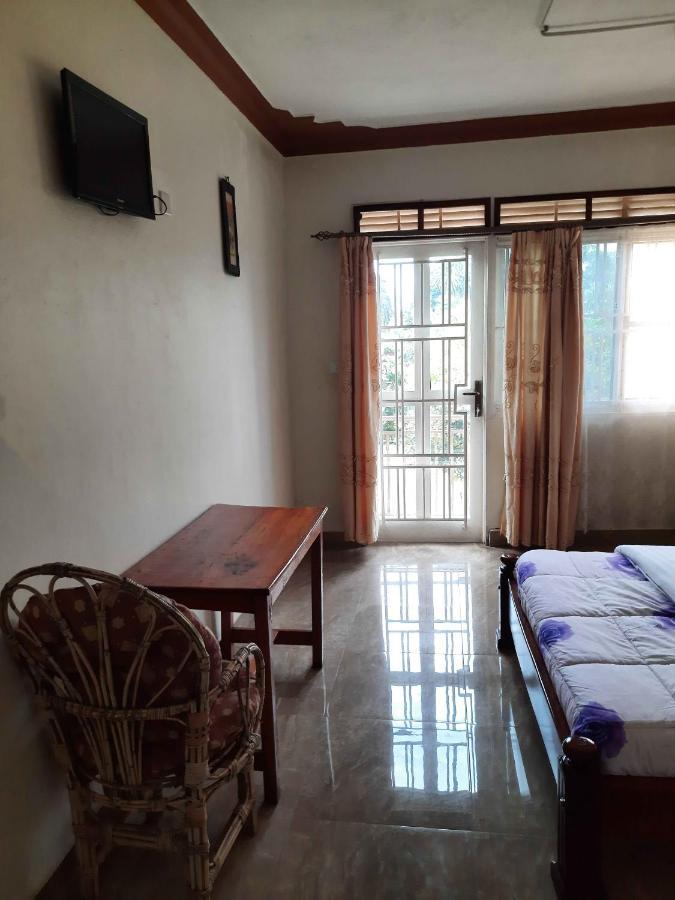 Airport Side Hotel Entebbe Exterior photo