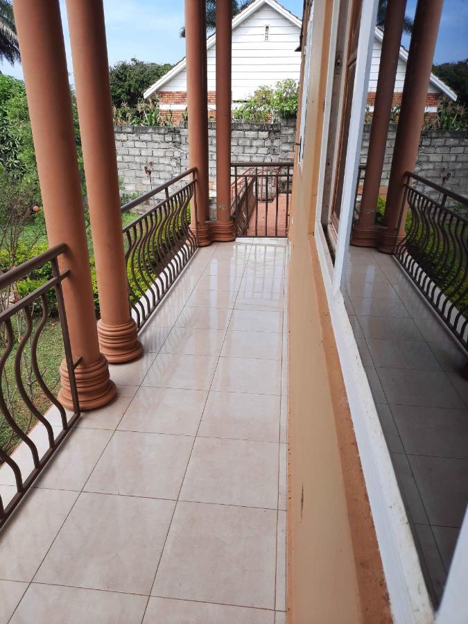 Airport Side Hotel Entebbe Exterior photo