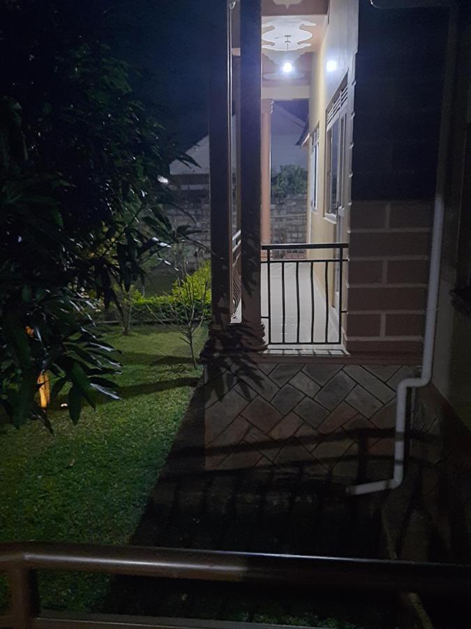 Airport Side Hotel Entebbe Exterior photo