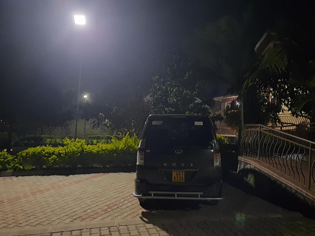 Airport Side Hotel Entebbe Exterior photo