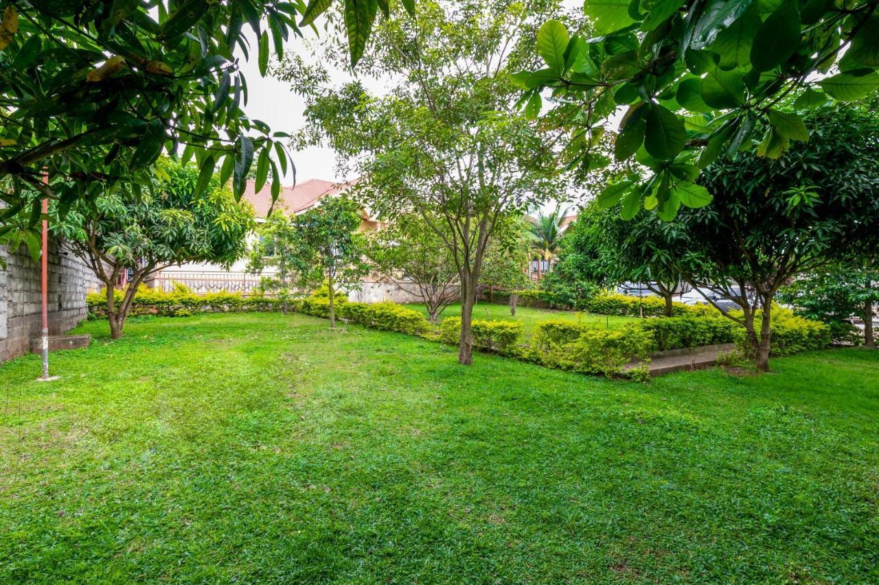 Airport Side Hotel Entebbe Exterior photo